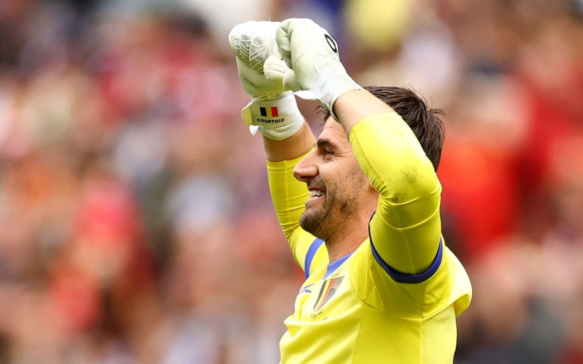 Courtois celebra su legado en Bélgica enfrentando a España