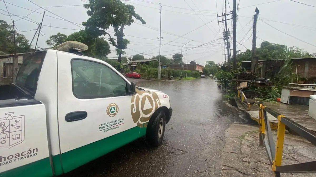 Huracán Polo se intensifica a categoría 5 afectando varias regiones de México